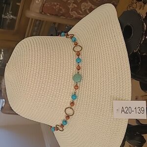 Light beige starw hat with turquoise trim